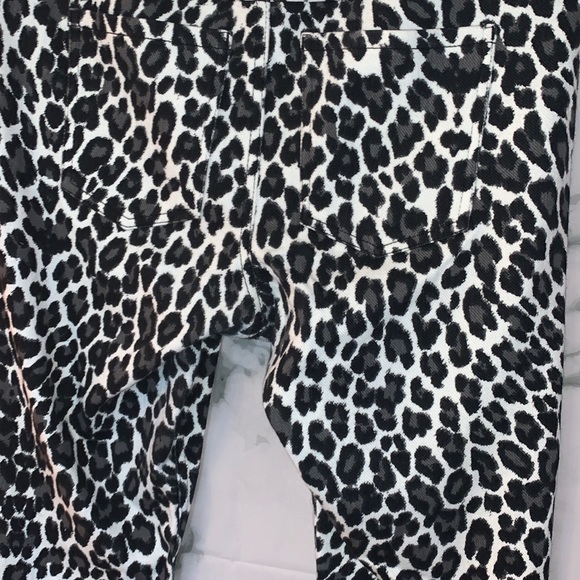 M Hue Snow Leopard Original Jean Patterned Leggings - Picture 11 of 16